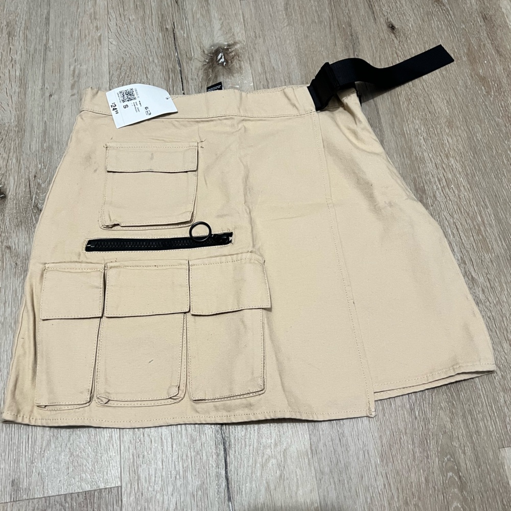 Forever 21 Tan Cargo Skirt
